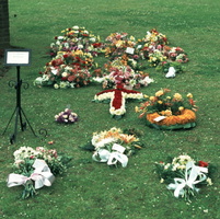 H funeral flowers 78